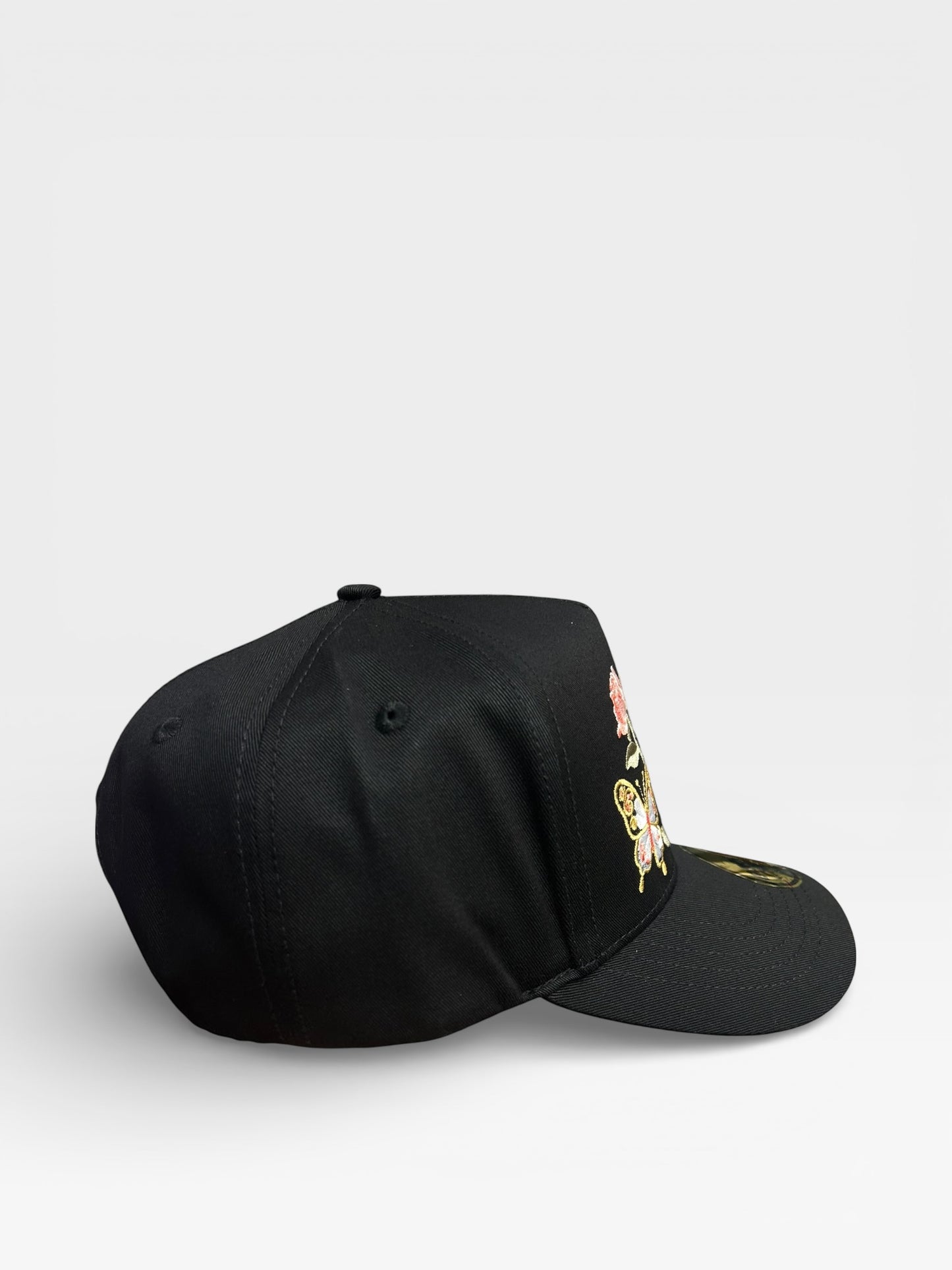 New York - Hat with Butterfly and Flower Embroidery