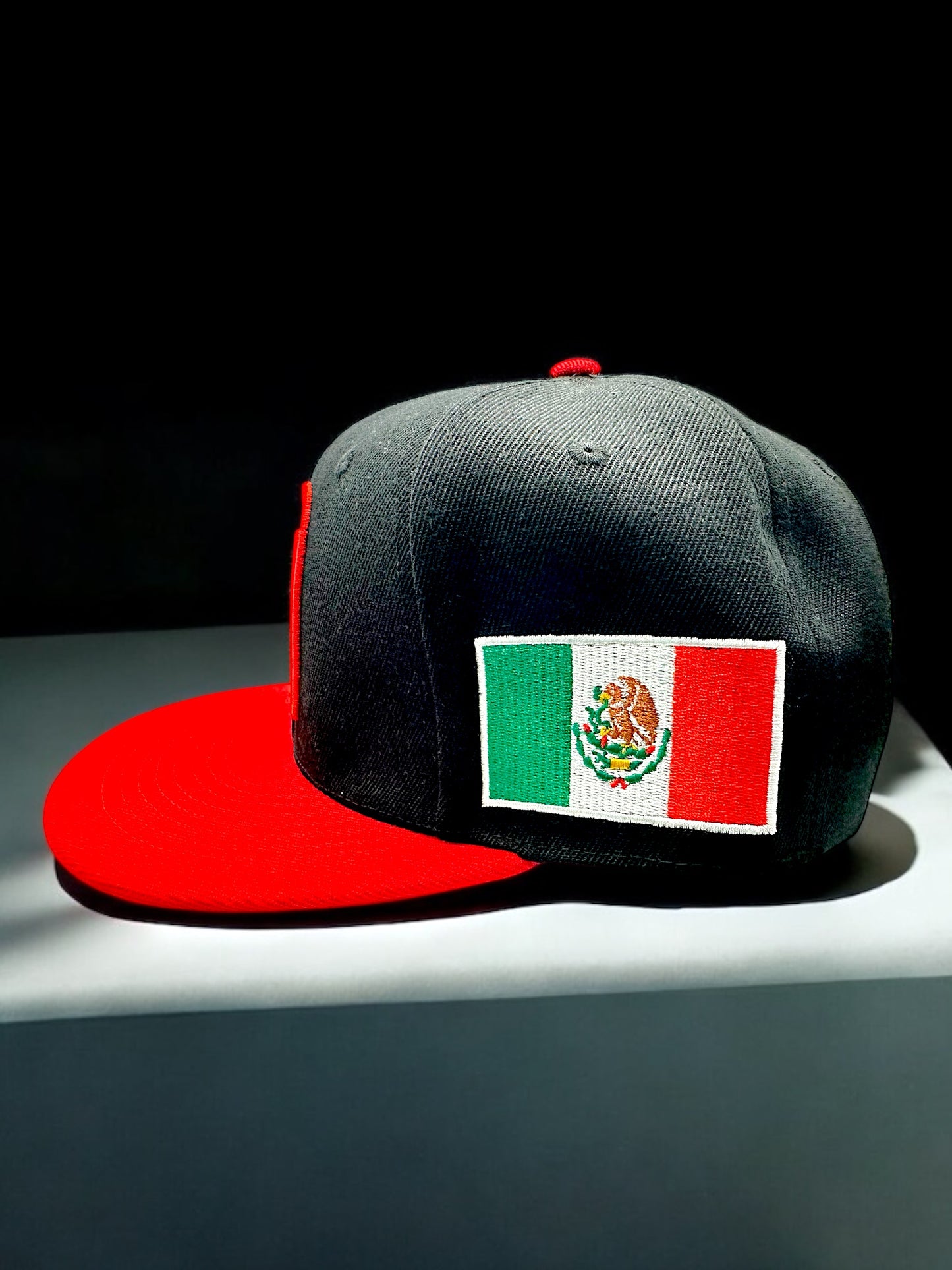 Gorra de Mexico color Negro y Rojo
